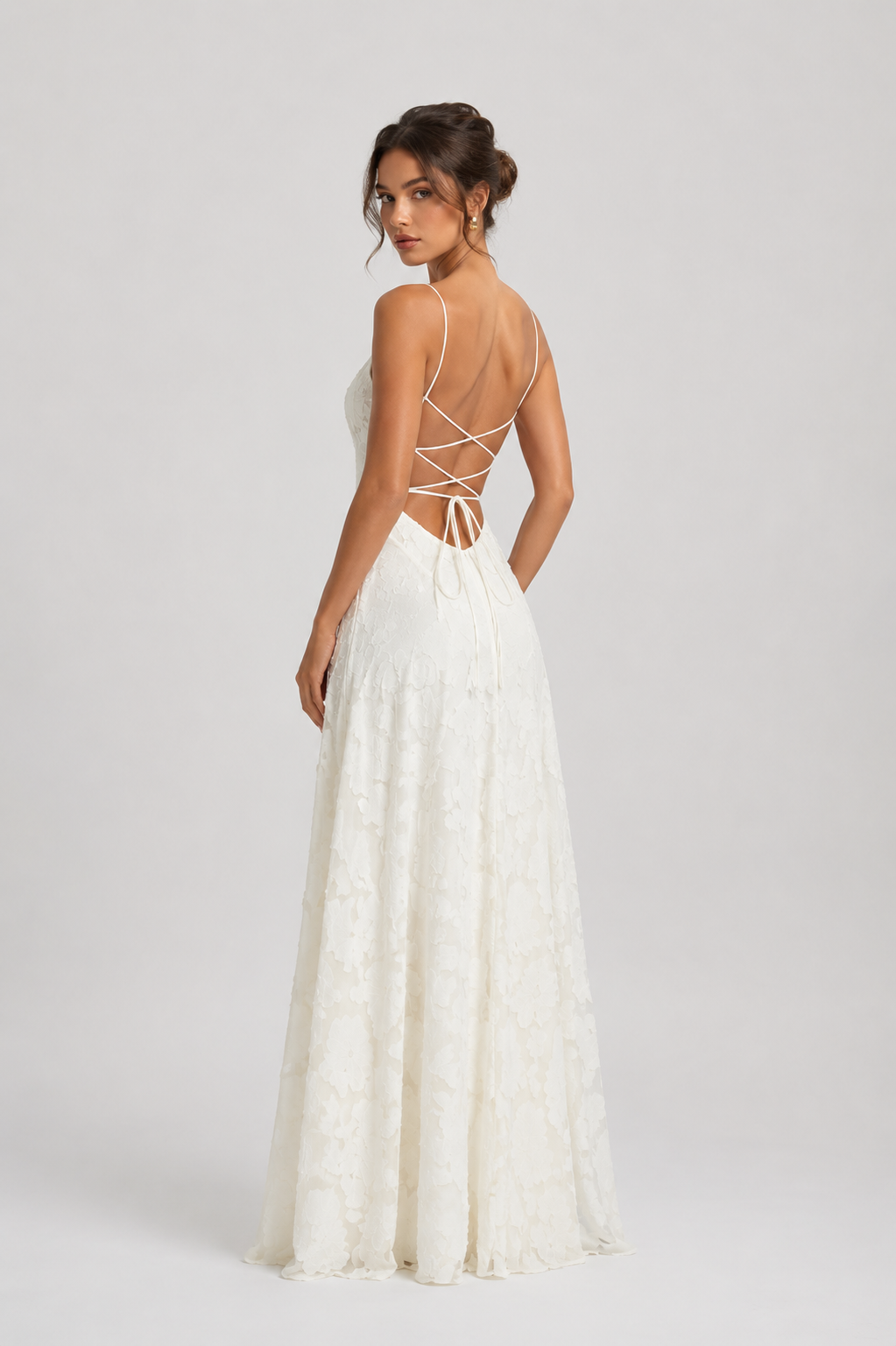 Robe Longue Élégante en Dentelle à Dos Nu